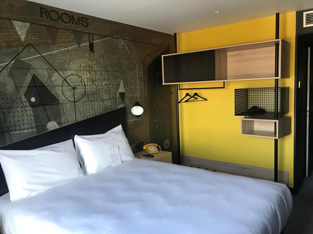 Hotel Ibis Styles Dreux Centre Gare Esterno foto