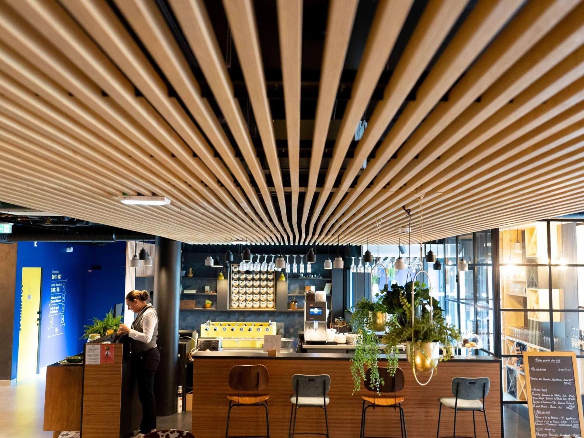 Hotel Ibis Styles Dreux Centre Gare Esterno foto