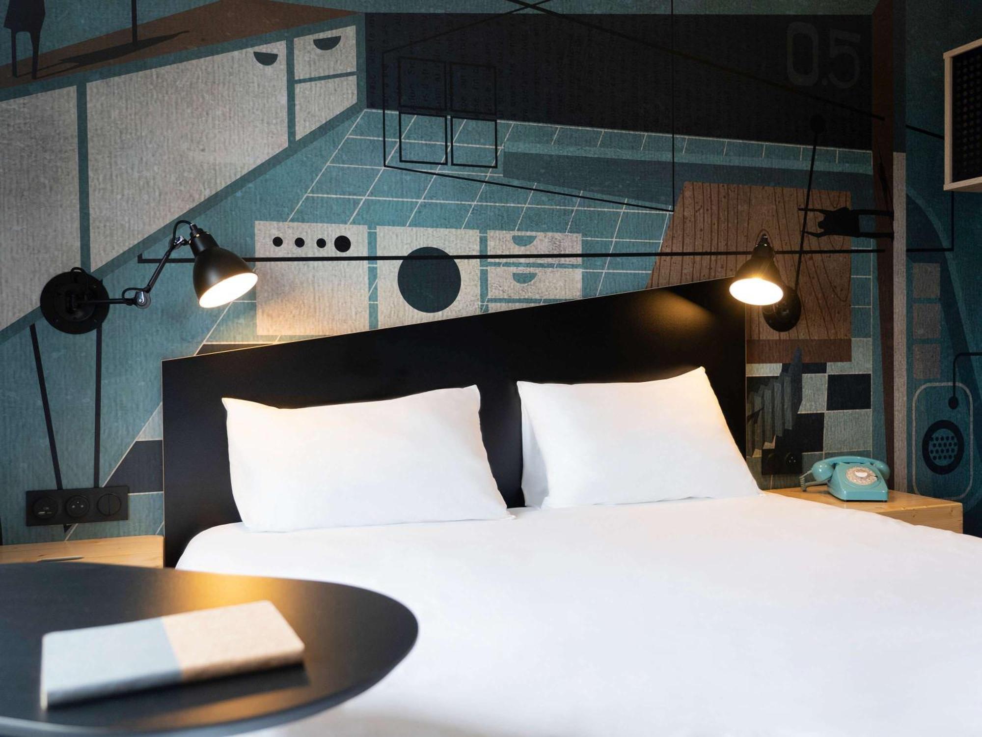 Hotel Ibis Styles Dreux Centre Gare Esterno foto
