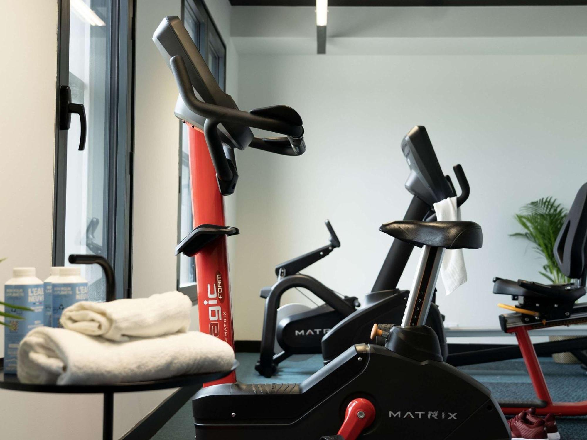 Hotel Ibis Styles Dreux Centre Gare Esterno foto