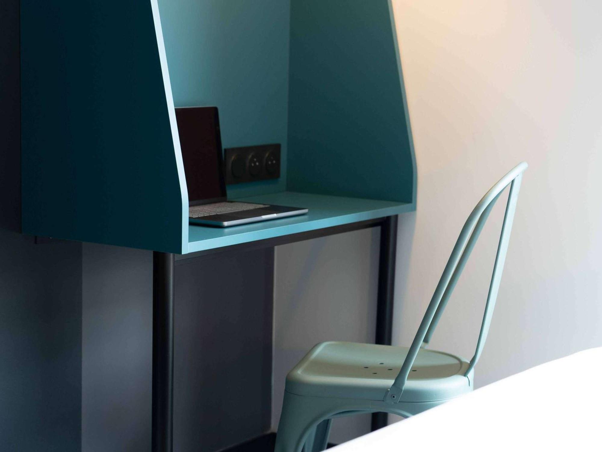 Hotel Ibis Styles Dreux Centre Gare Esterno foto
