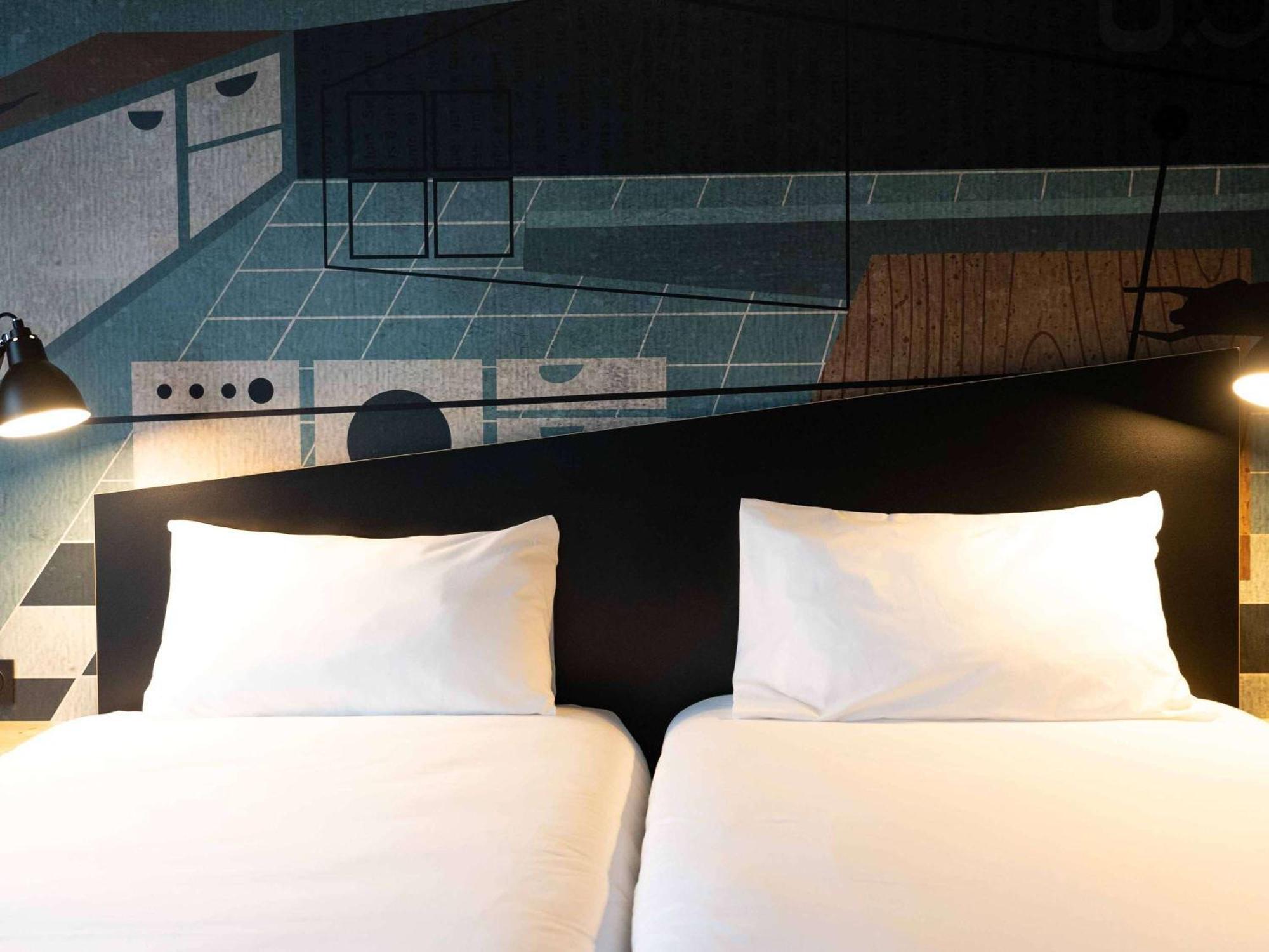 Hotel Ibis Styles Dreux Centre Gare Esterno foto