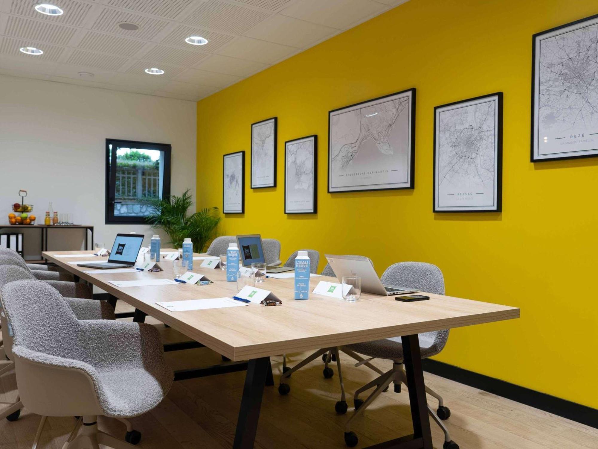 Hotel Ibis Styles Dreux Centre Gare Esterno foto