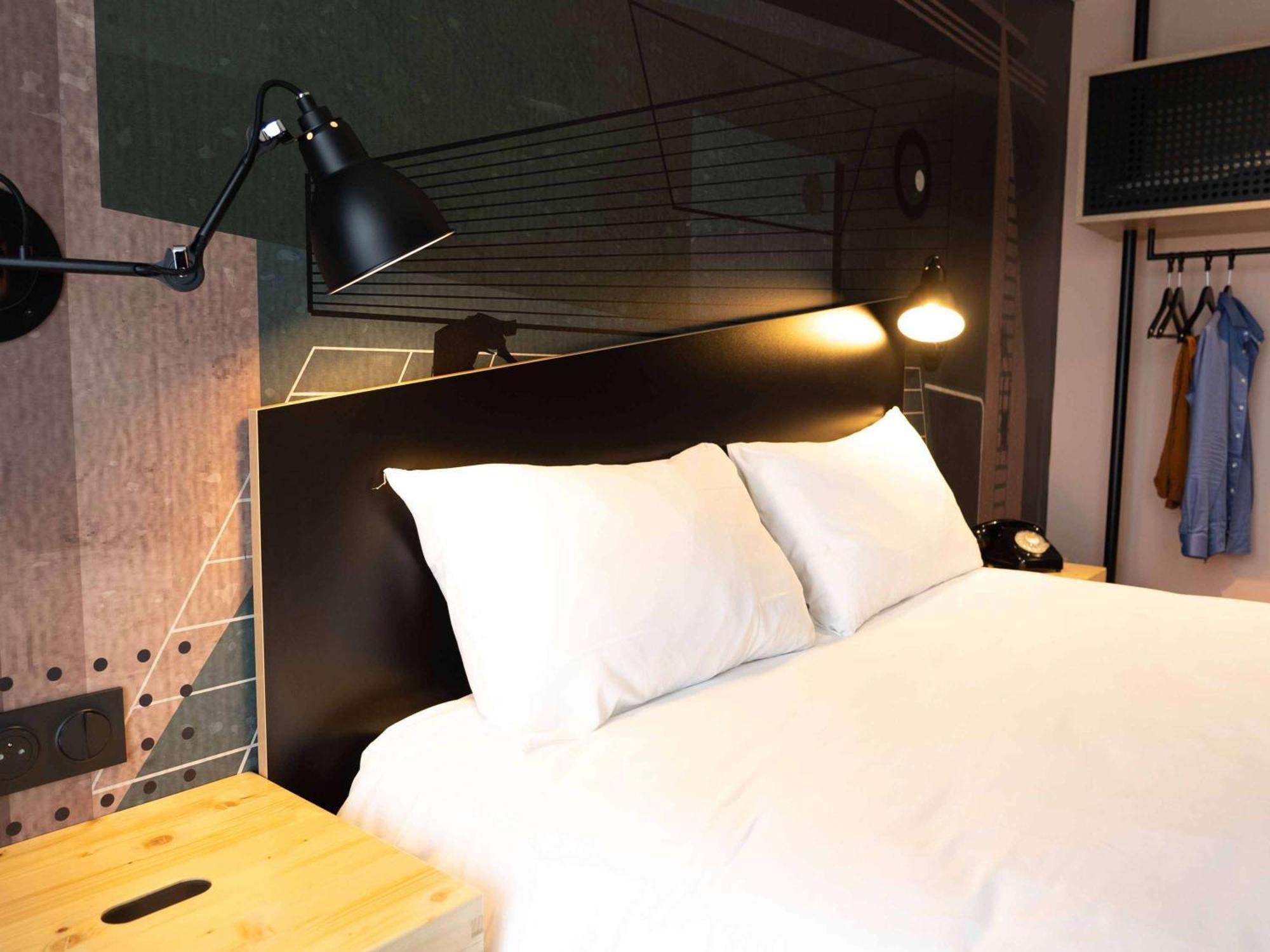 Hotel Ibis Styles Dreux Centre Gare Esterno foto