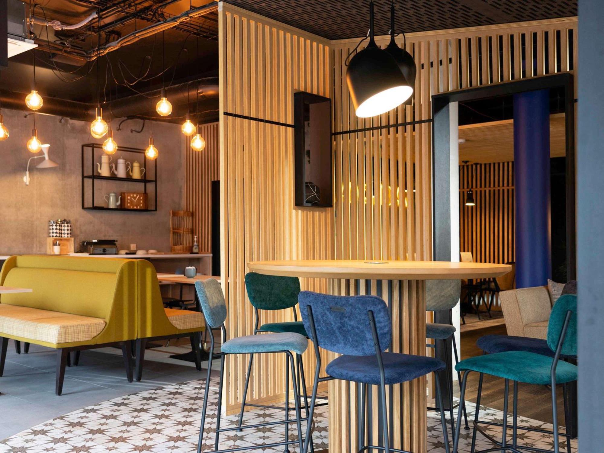 Hotel Ibis Styles Dreux Centre Gare Esterno foto